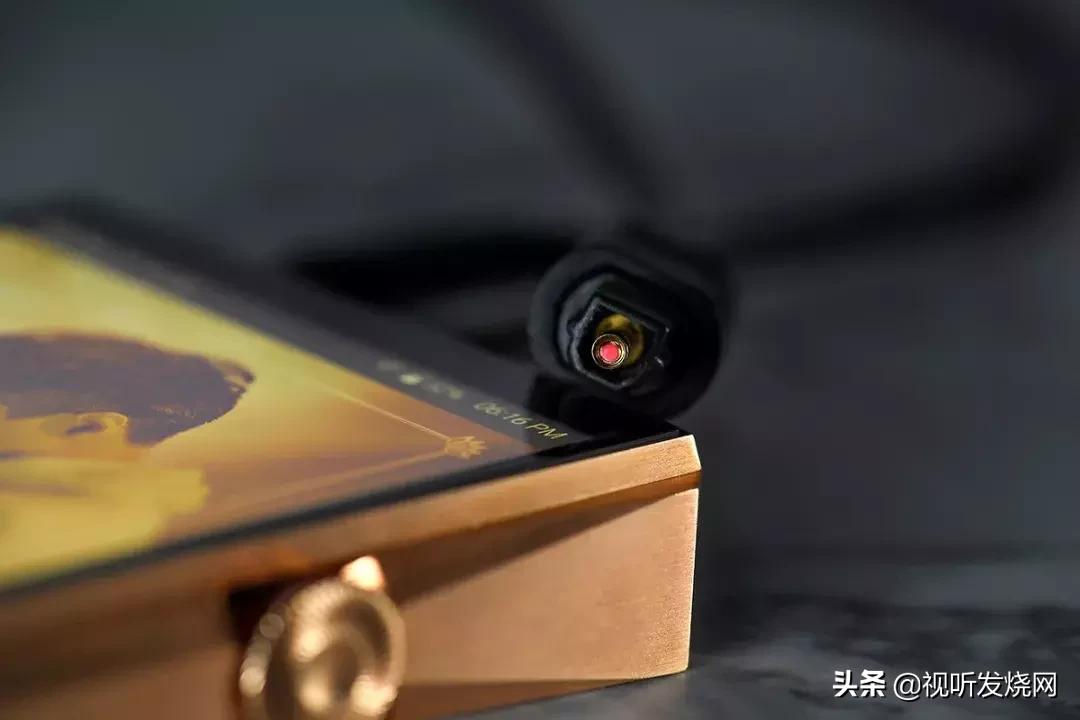 多栖音讯传输界面——光纤