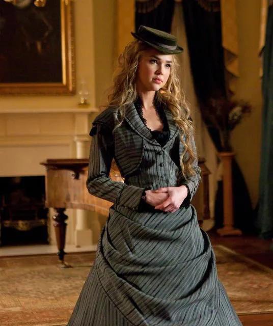 吸血鬼日记最烦人的角色,吸血鬼日记哪个角色最好