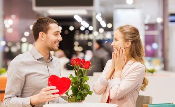 我妈跟我借五千块给爸治病，我让她写欠条，拿过欠条一看，我傻了