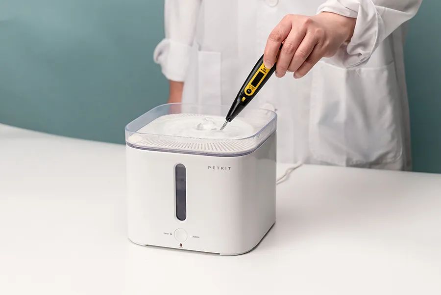 小佩宠物饮水机漏水,小佩饮水机漏电对宠物有害吗