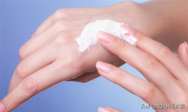 脖子上长小肉粒是已经感染hpv了吗,脖子上长丝状疣是什么病毒感染