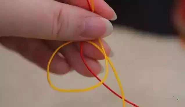 手编绳吊坠怎么打结,四股手编绳打结收尾