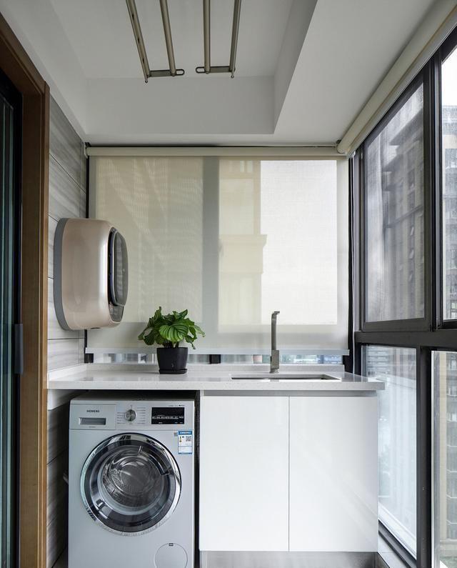 阳台有空调洞口怎么装洗衣机,洗衣机装阳台还是卫生间