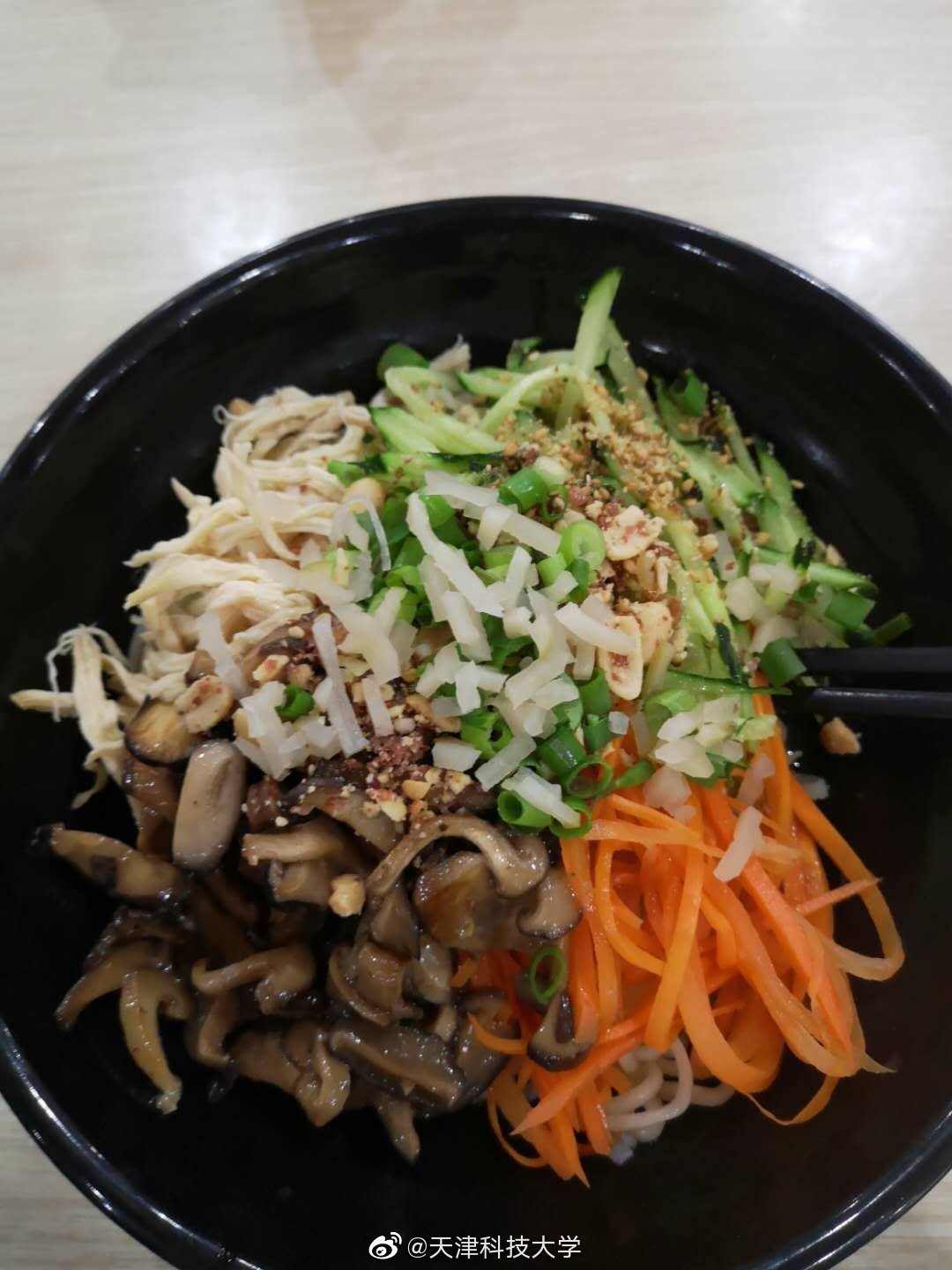 天津最馫大学食堂：晚上吃啥？给你安排的明明白白