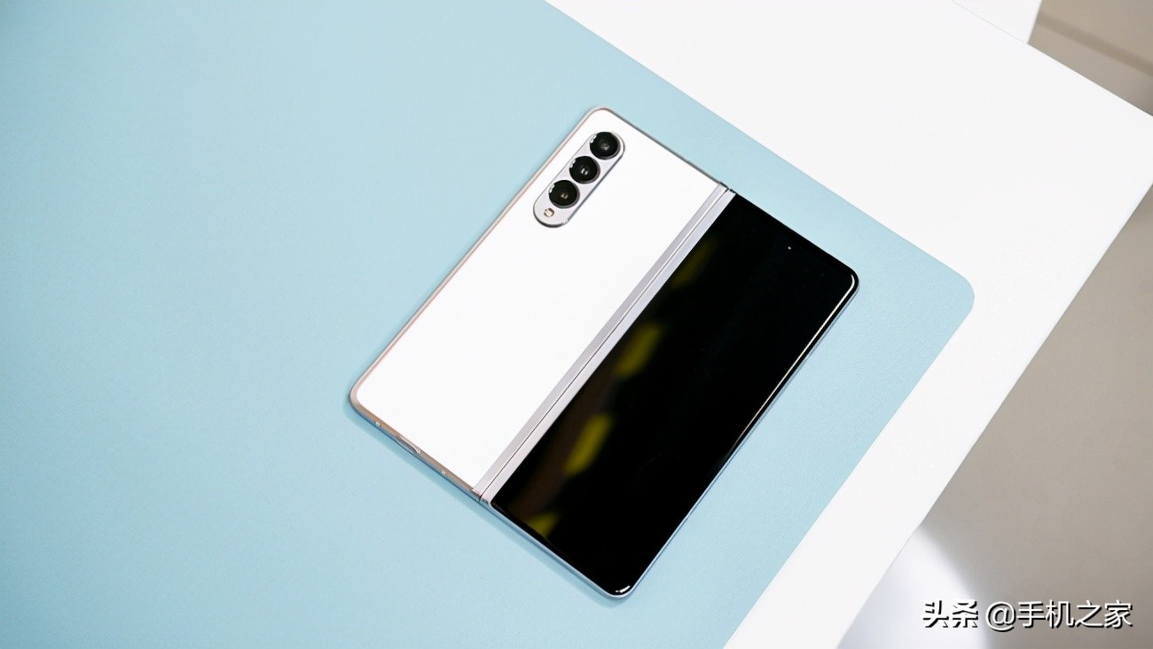 最新款三星折叠屏手机galaxy,三星折叠手机galaxyzfold35g