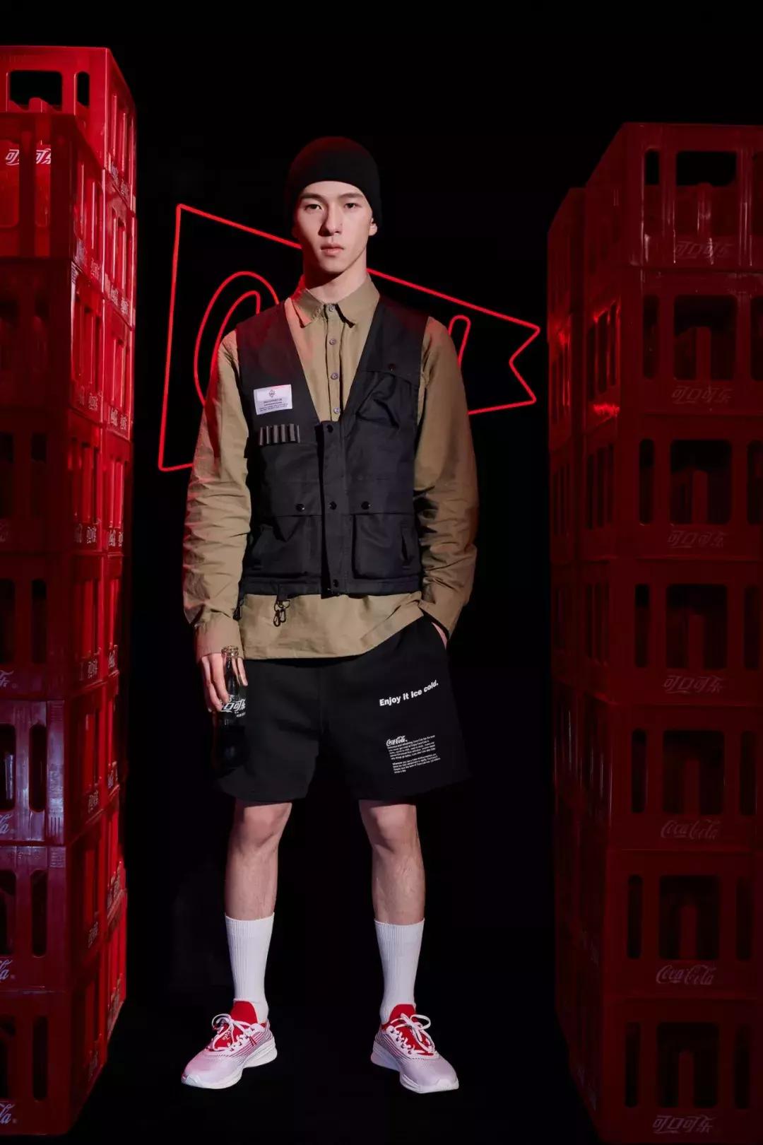 可口可乐联名跑步鞋怎么样,安踏可口可乐联名c37白熊款