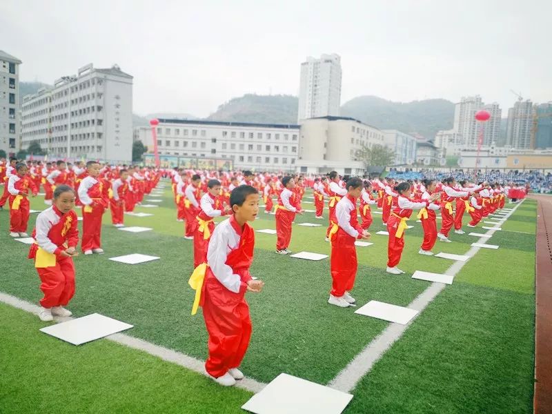 遵义市教育系统足球竞赛在桐梓一中开幕！（附赛程）