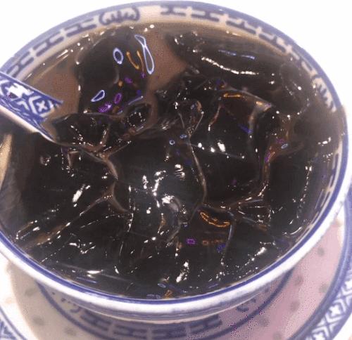 吃甜品就吃老字号龟苓膏,龟苓膏和甜品哪个好吃