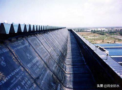 天沟漏水用什么做防水最好,檐沟天沟防水示意图