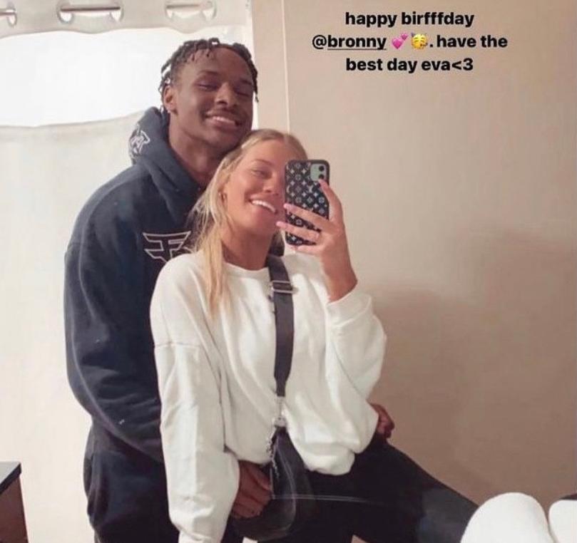 詹姆斯要当爷爷?17岁布朗尼和女友官宣恋情,身材性感不输卡戴珊