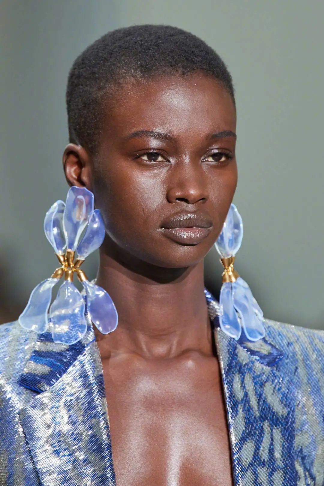 珍珠耳钉优雅永不过时,经典大方的耳钉