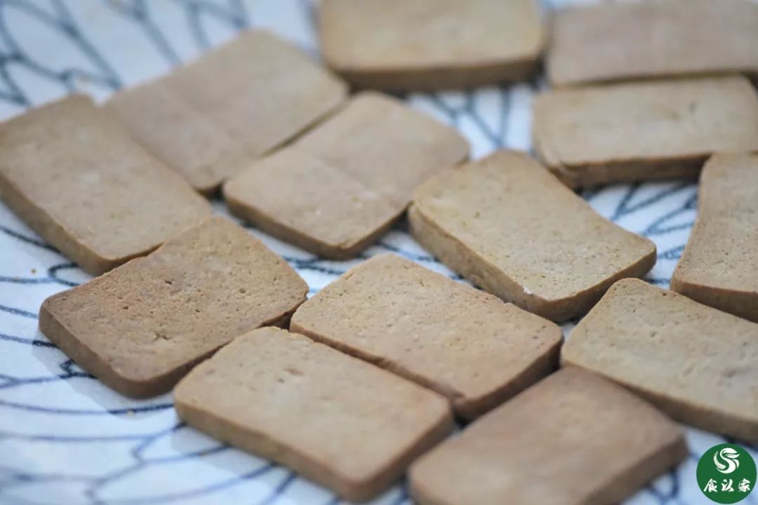 和圣八珍糕饼干,全家都能吃的养血补气粥