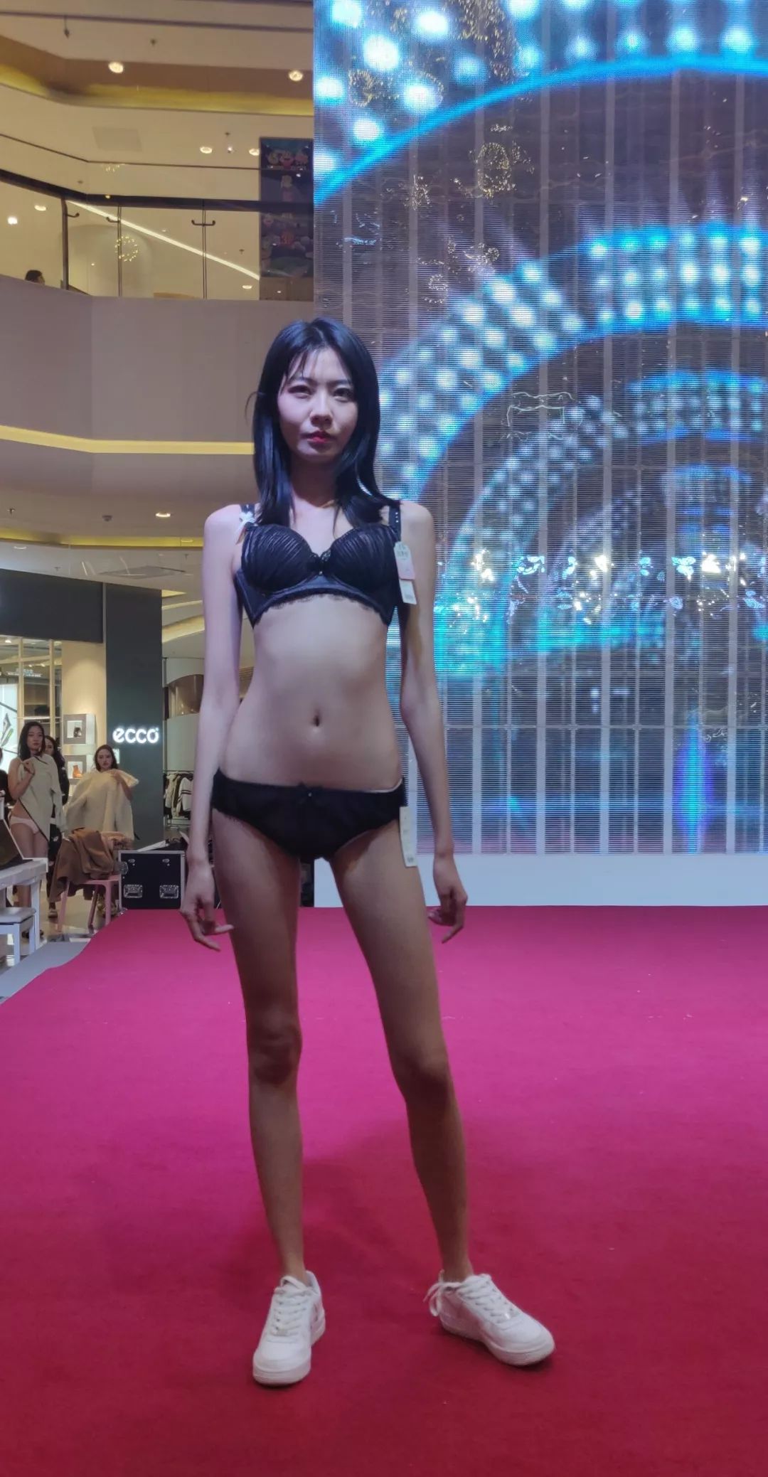 双11狂欢,就在欧亚大观乐活城11.11,全年超低价!劲省一个亿