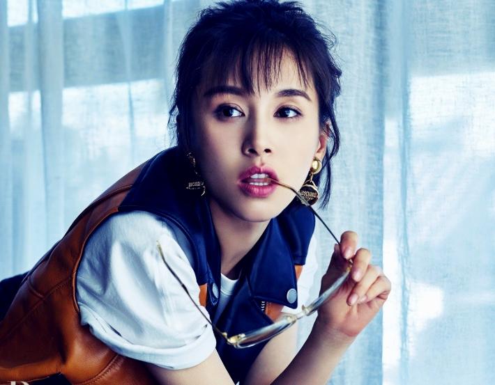 她原名叫王蒙蒙，王朔帮她进入娱乐圈，与刘涛、杨紫合作很愉快