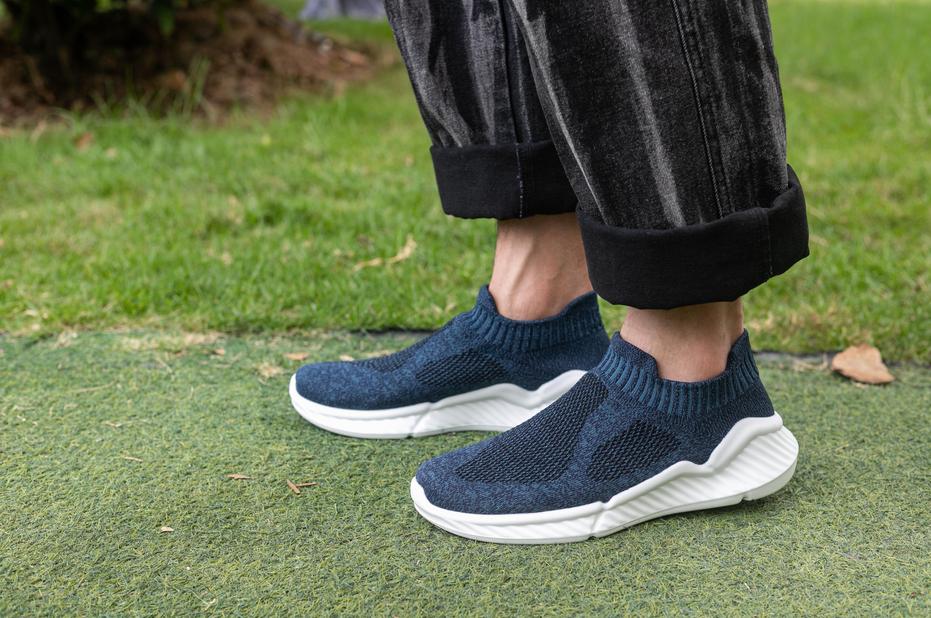 休闲运动鞋便宜没好货？硬核测试美国名牌、淘宝小米有品百元爆款