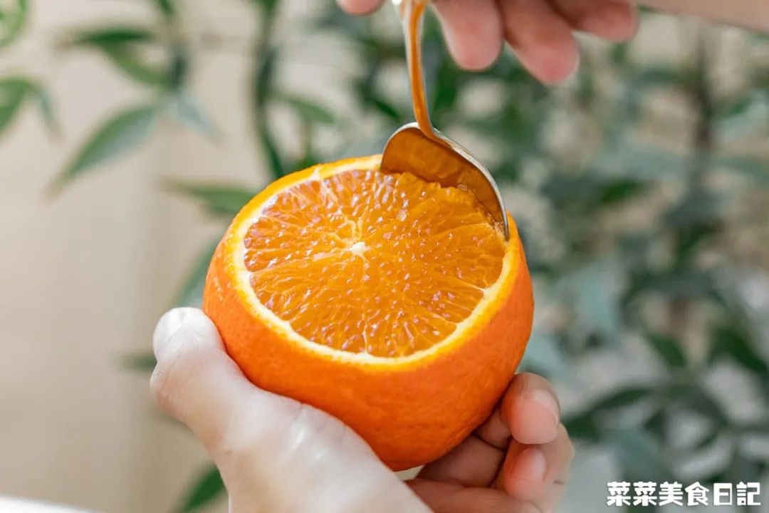 树上的草莓果冻,泰国水果树上结的果冻