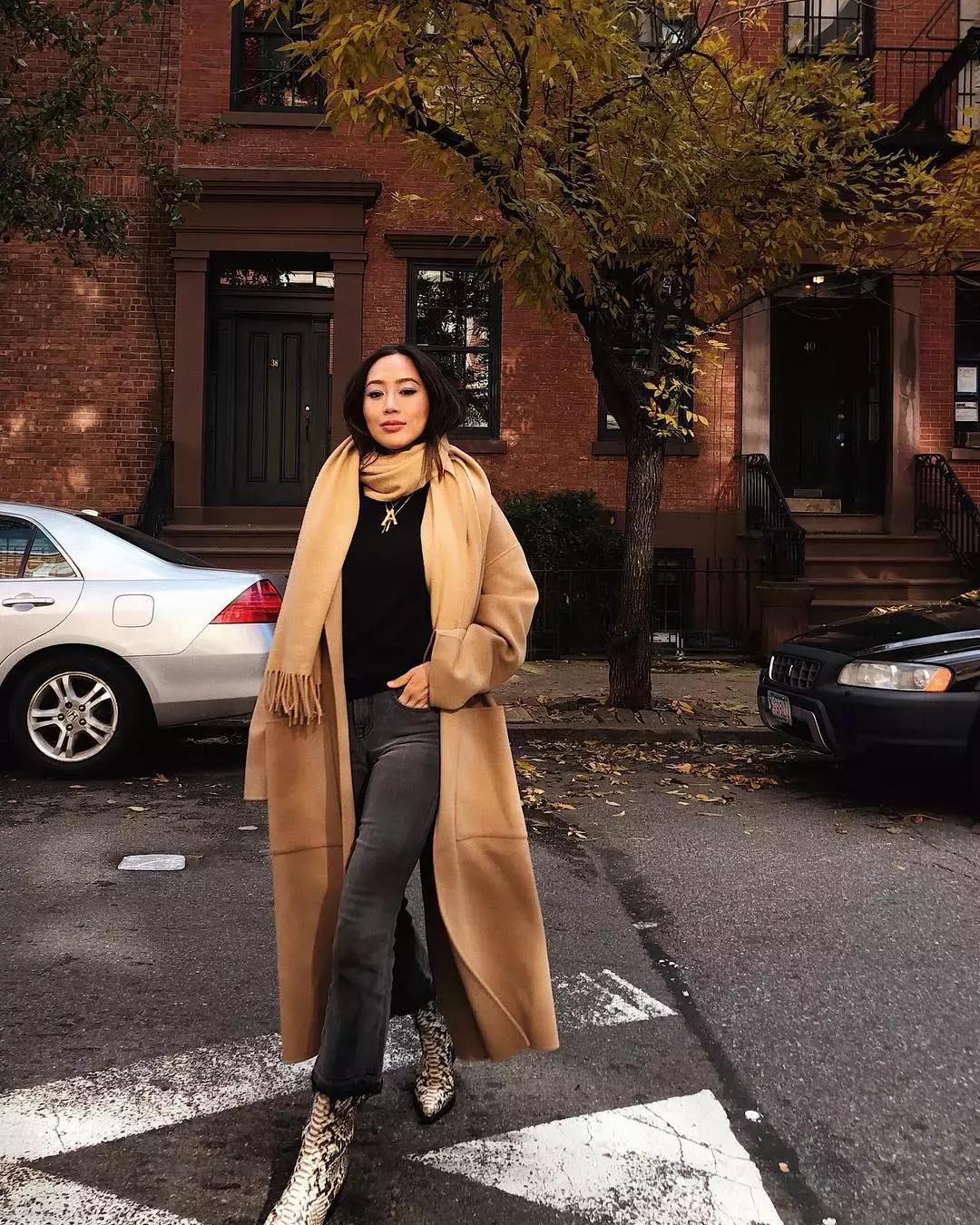 这个冬季时髦精都是这么穿大衣的,时髦的人喜欢这样穿