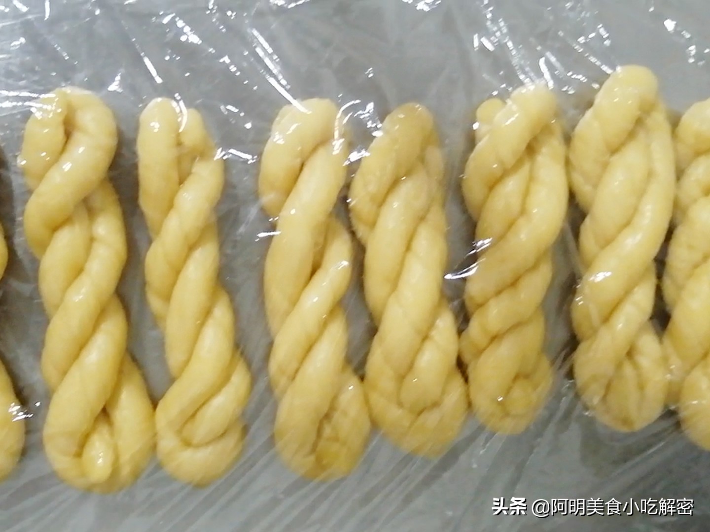 软麻花的做法和配方的全过程,软麻花做法和配方视频