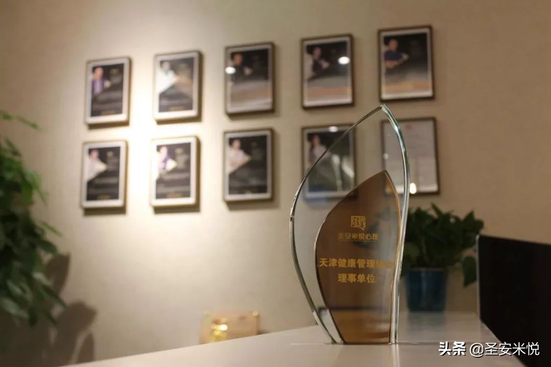 成年人的崩溃都在安静里,成年人的崩溃都是无声的大哭