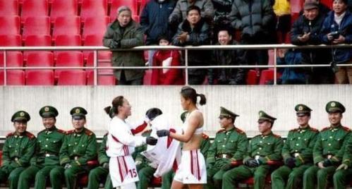 女足中疯狂的进球庆祝动作,盘点女足脱球衣庆祝名场面