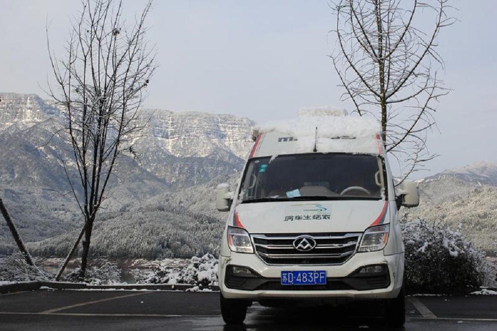 上汽大通v80柴油房车 (最新款大通短轴b型房车试驾)