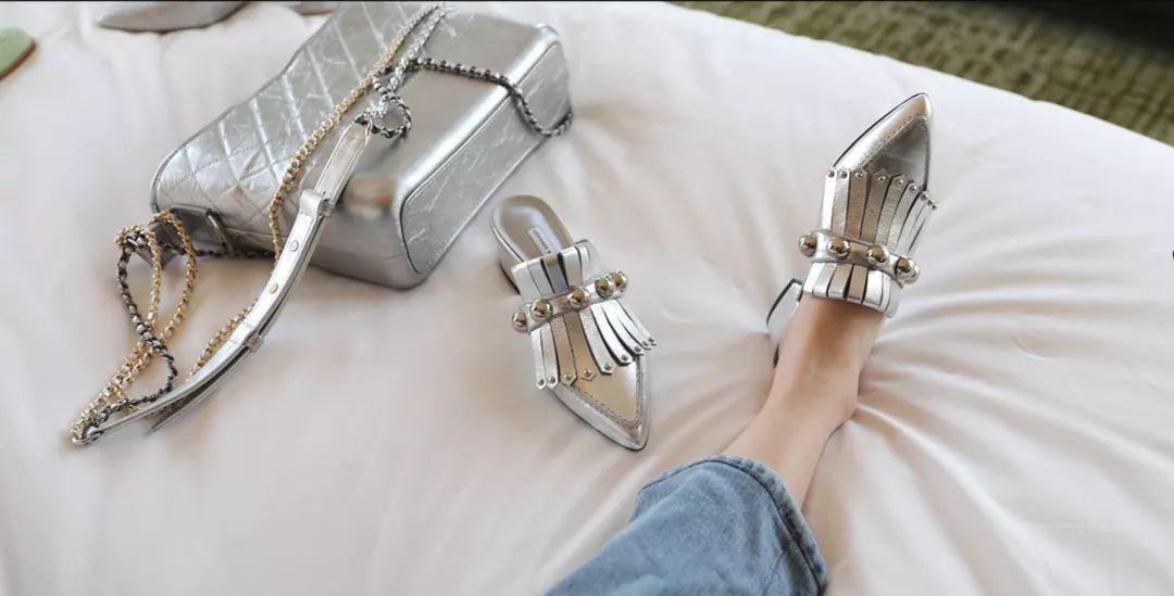 闊╁墽濂充富绌挎惌鍝佺墝,闊╁墽濂宠绌挎惌鍝佺墝