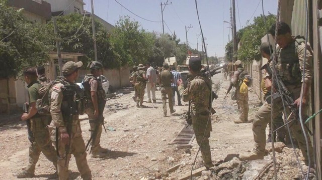 萨达姆乌代库赛逃亡时的汽车,萨达姆的儿子乌代库赛死时的年龄