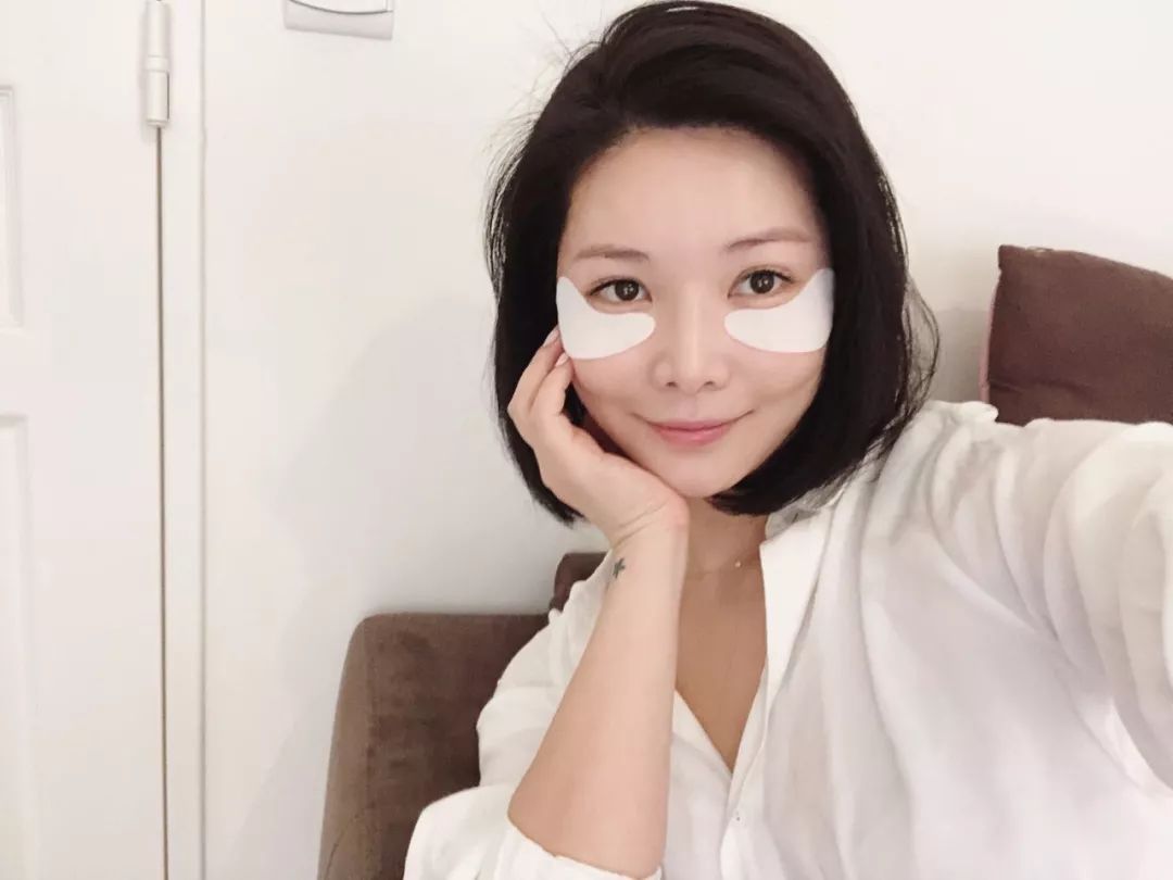 世上有两种白皮肤让你沉醉，一种是袁珊珊一种是你......