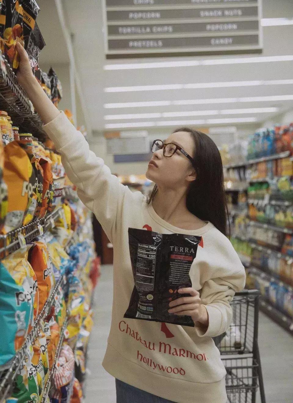 最火的拍照姿势模板,最全创意拍照法