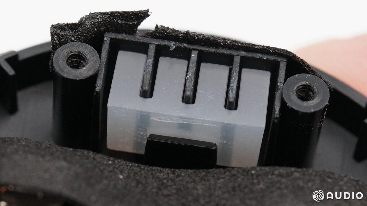 足球篮球蓝牙耳机拆解,足球款蓝牙耳机