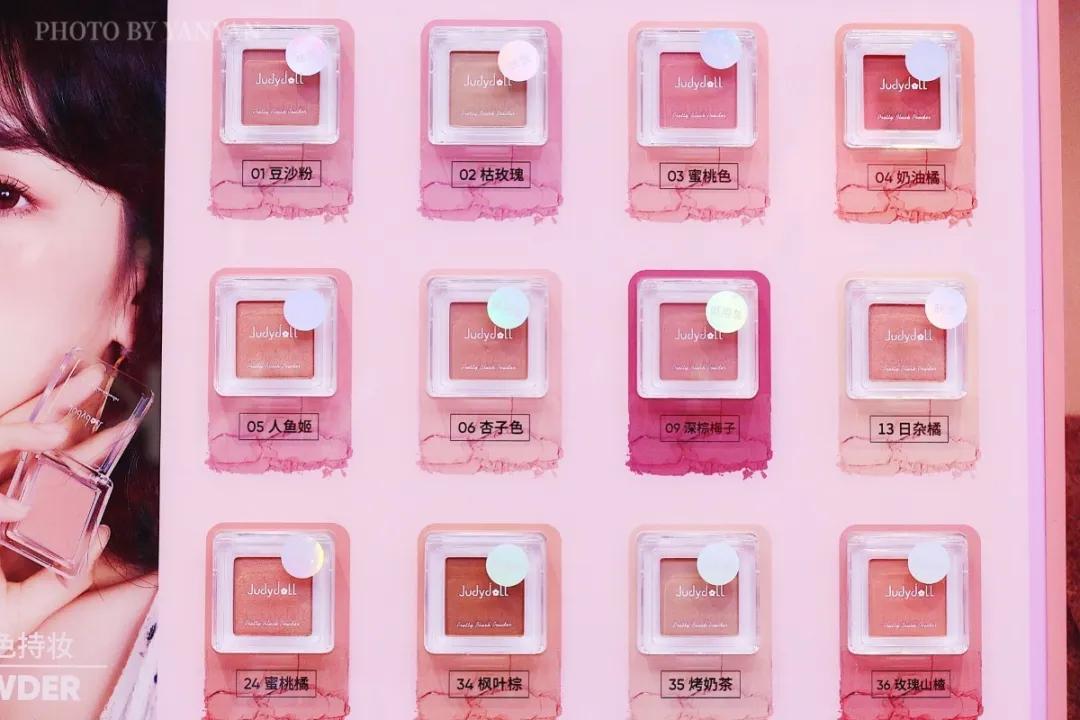 彩妆集合店wowcolour介绍,超大网红彩妆集合店wowcolour大连