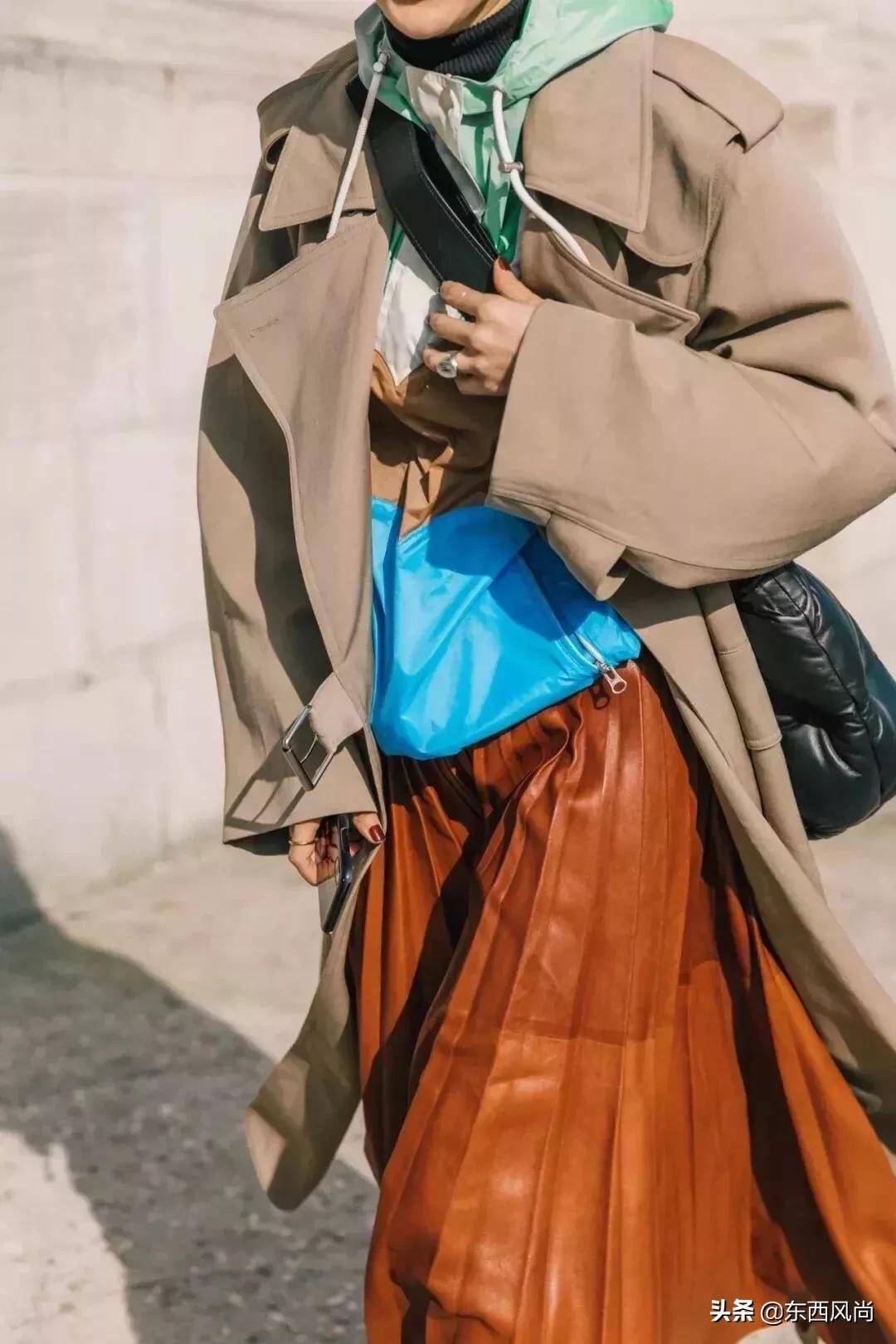 卫衣里面穿高领打底衫,高领卫衣加绒的穿搭