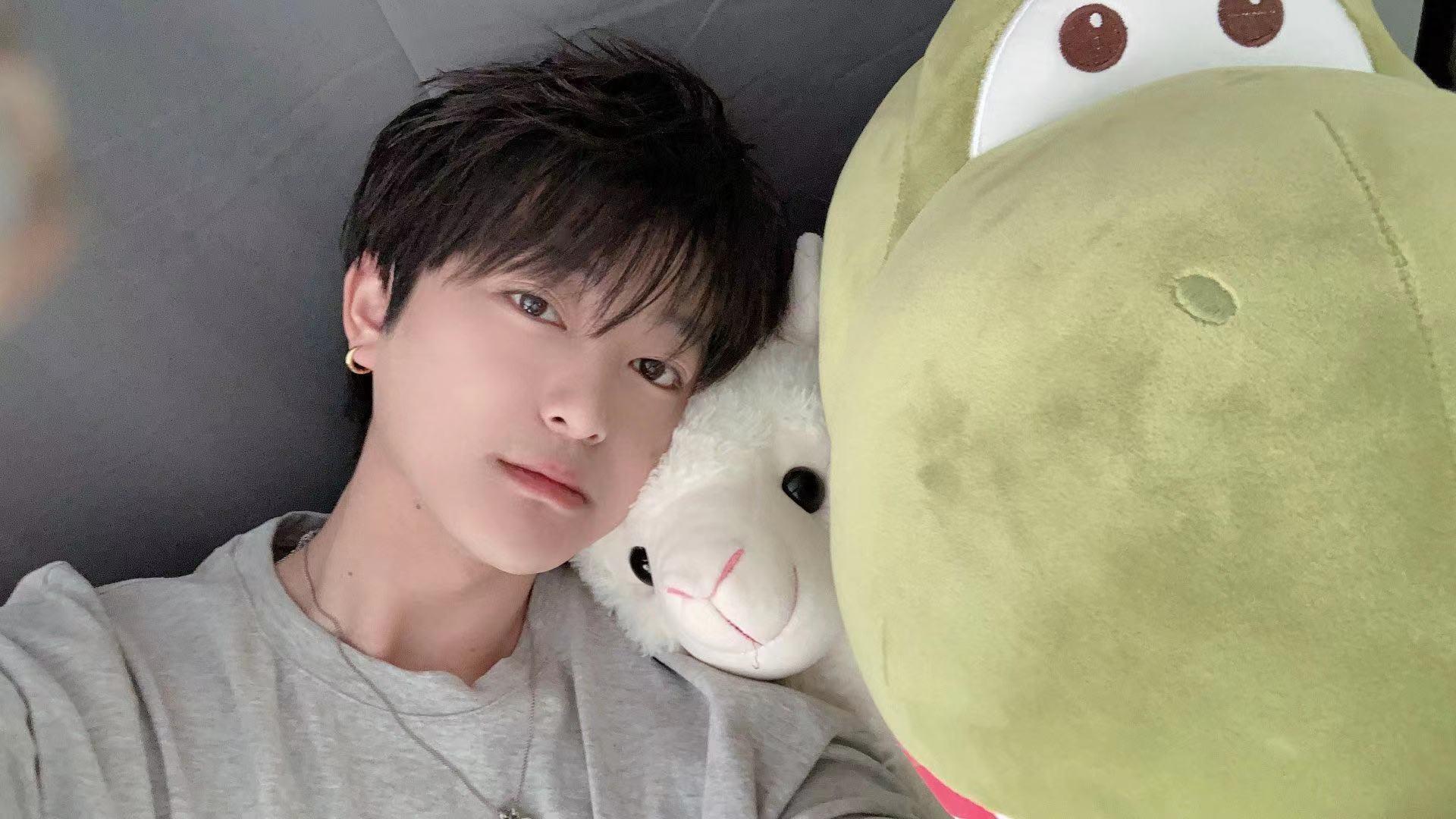 34岁男星官宣结婚生子,28岁男星官宣9年恋情