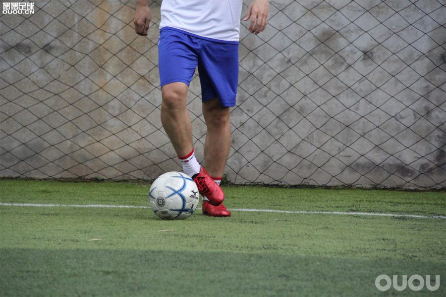 足球鞋实战测评nike暗煞,rebula足球鞋测评