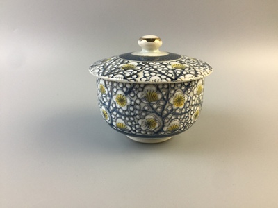 “相向掩柴扉，清香满山月”