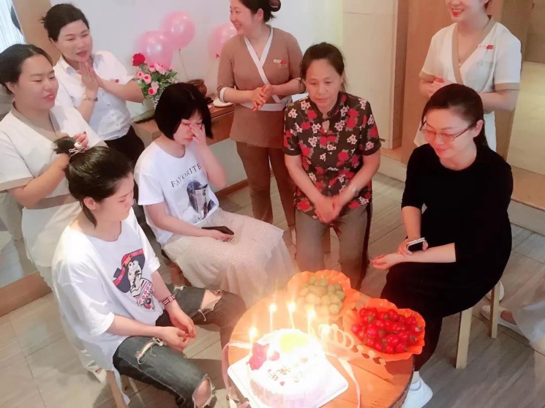 美时慕百城百店共庆520美容师节！