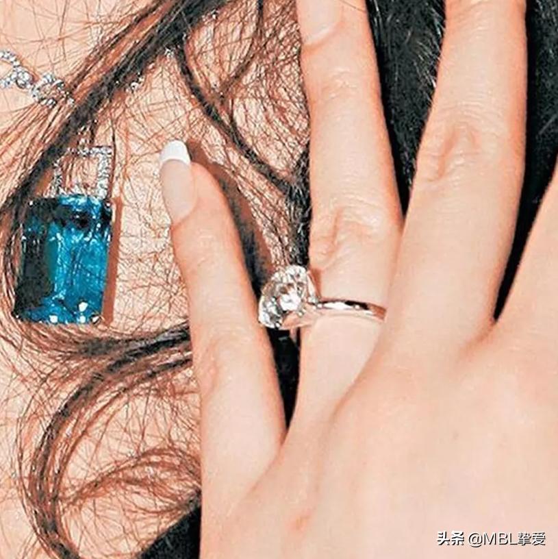 郭晶晶霍启刚综艺节目婚戒,霍启刚婚戒抢镜