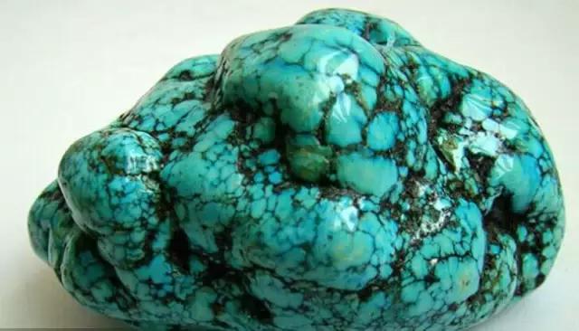 见惯了宝玉石，它的原石长啥样？有些毫不起眼，捡到千万别丢……