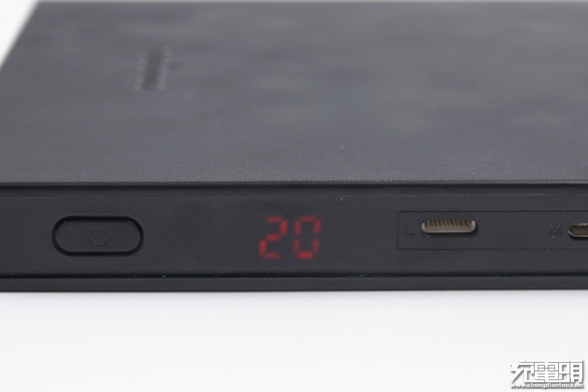 羽博20000毫安充电宝自带线评测,羽博充电宝插电