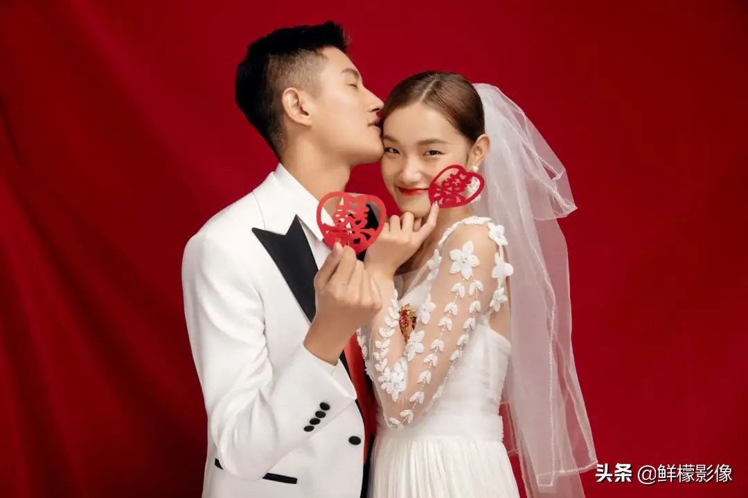 一步步教你如何拍出完美结婚照,拍结婚证件照穿什么衣服上镜