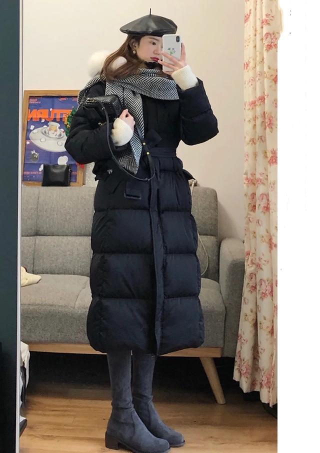 基础款黑色长款羽绒服怎么搭配,40-50岁黑色长款羽绒服搭什么裤子