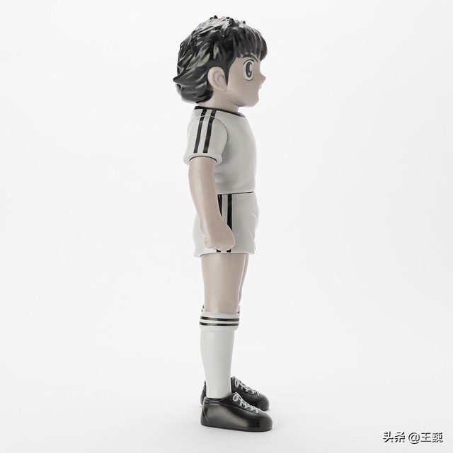 情怀呀，即使是这样一群身材比例严重失控的足球小将