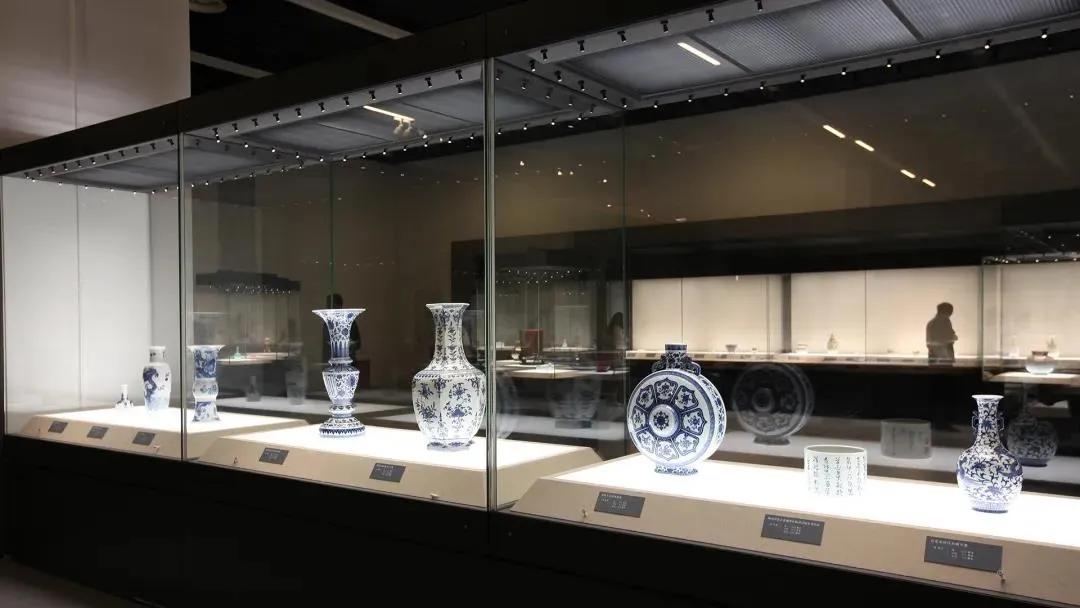 瓷上繁花|水仙：寒香寂寞动冰肌