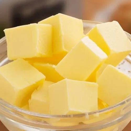 为什么外国人爱吃黄油,黄油是油吗黄油到底是什么
