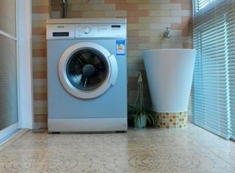 小阳台需要装洗手盆吗,阳台放拖把池好还是洗手盆好