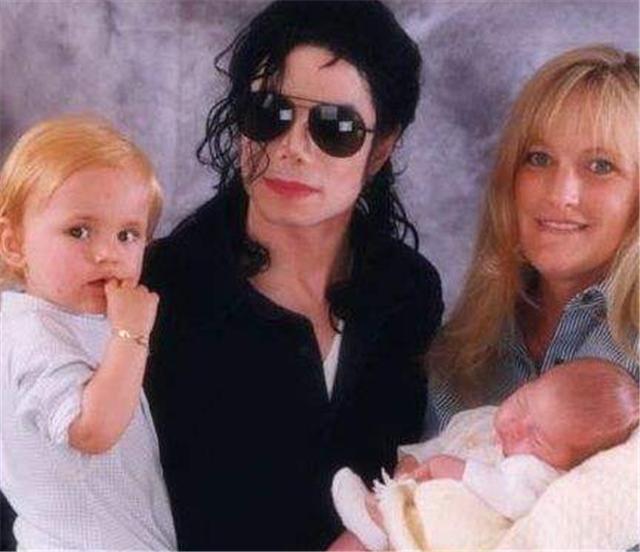 迈克尔杰克逊三子女现状如何？儿子遗传父亲，三子女都没黑人