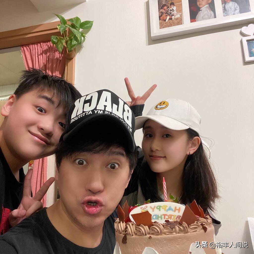 鏋楀瓙鍗氱幇鍦ㄧ殑鐢熸椿,鏋楀瓙鍗氳鍘讳簡鑻卞浗鐢熸椿鍥伴毦瑙嗛