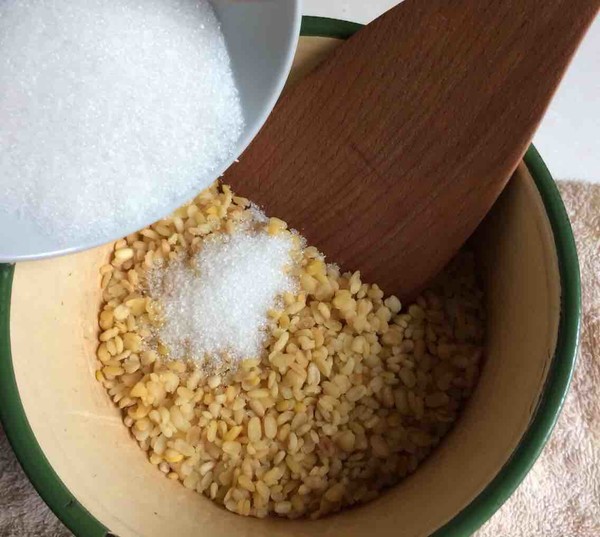 夏天，绿豆别熬粥了，这样做清凉有弹性，比冰淇淋还爽口，凉快