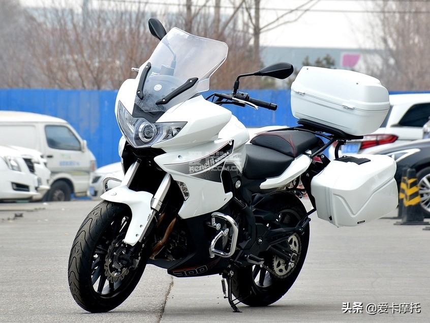 贝纳利蓝宝龙和春风400,跑短途对比跑长途