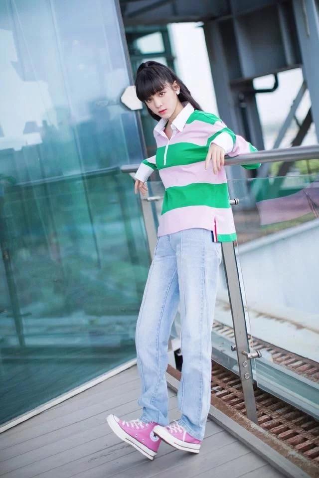 欧阳娜娜大胆穿搭美出新高度,欧阳娜娜同款时尚百搭还无束缚感